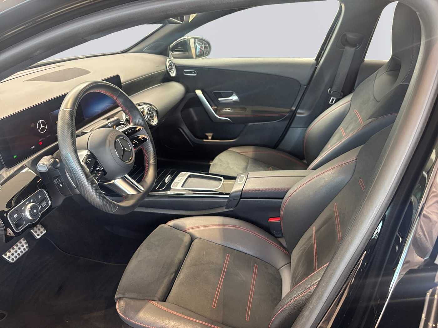 Mercedes-Benz A 180  AMG Line