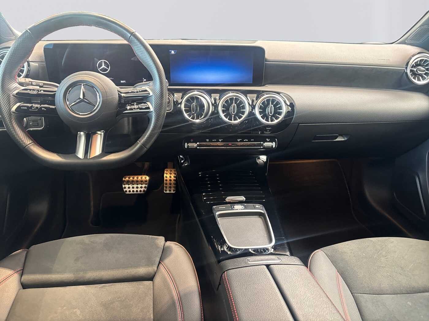 Mercedes-Benz A 180  AMG Line