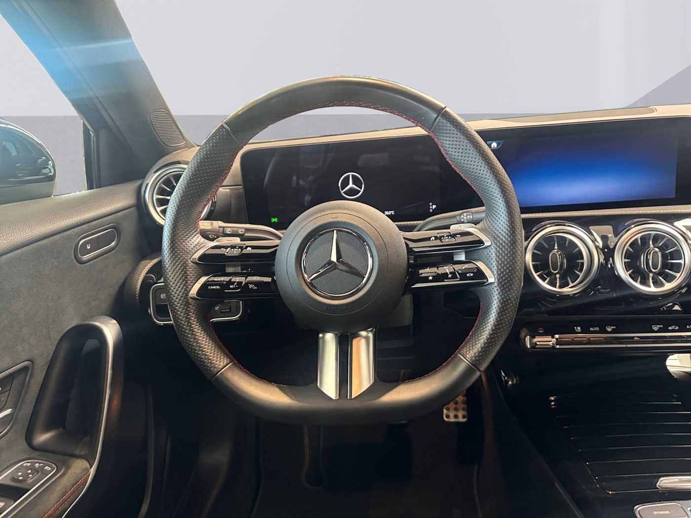 Mercedes-Benz A 180  AMG Line