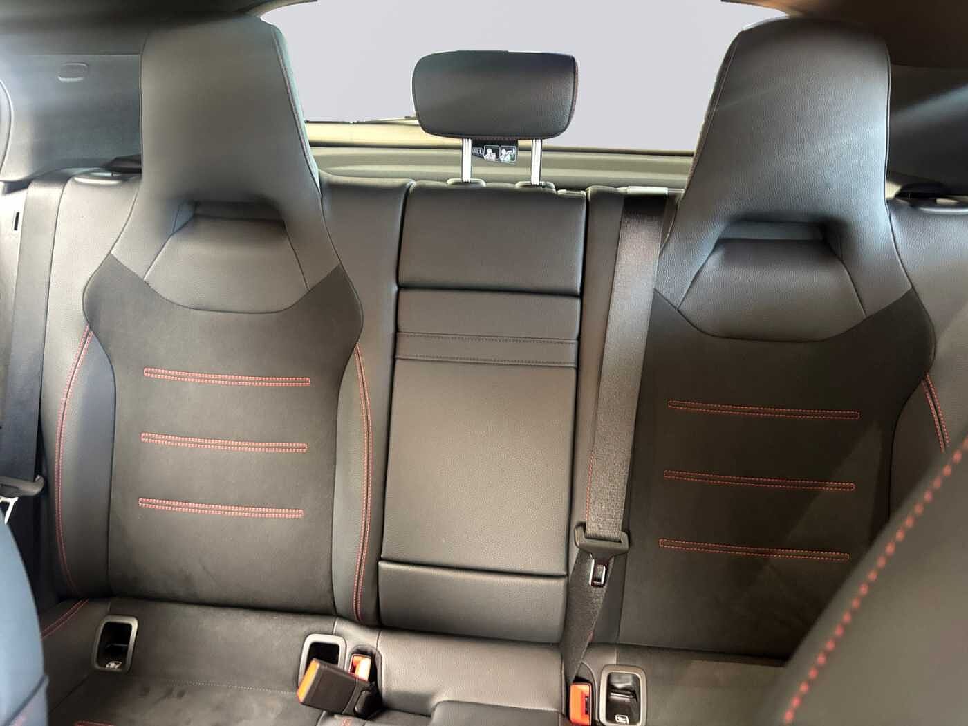 Mercedes-Benz A 180  AMG Line