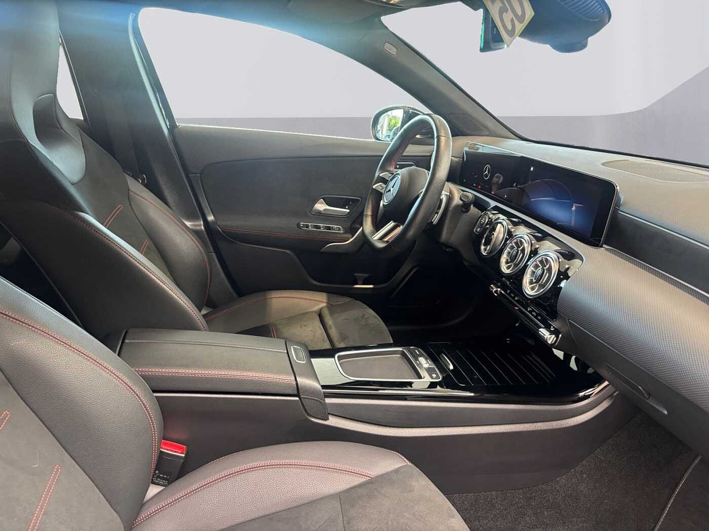 Mercedes-Benz A 180  AMG Line