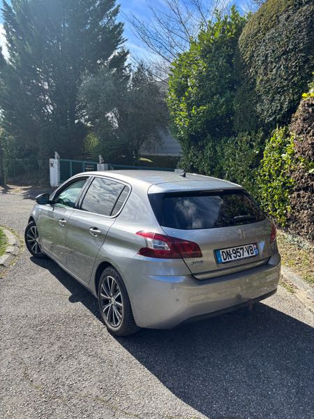 Peugeot 308 II 1.6 E-HDI 115 SENSATION