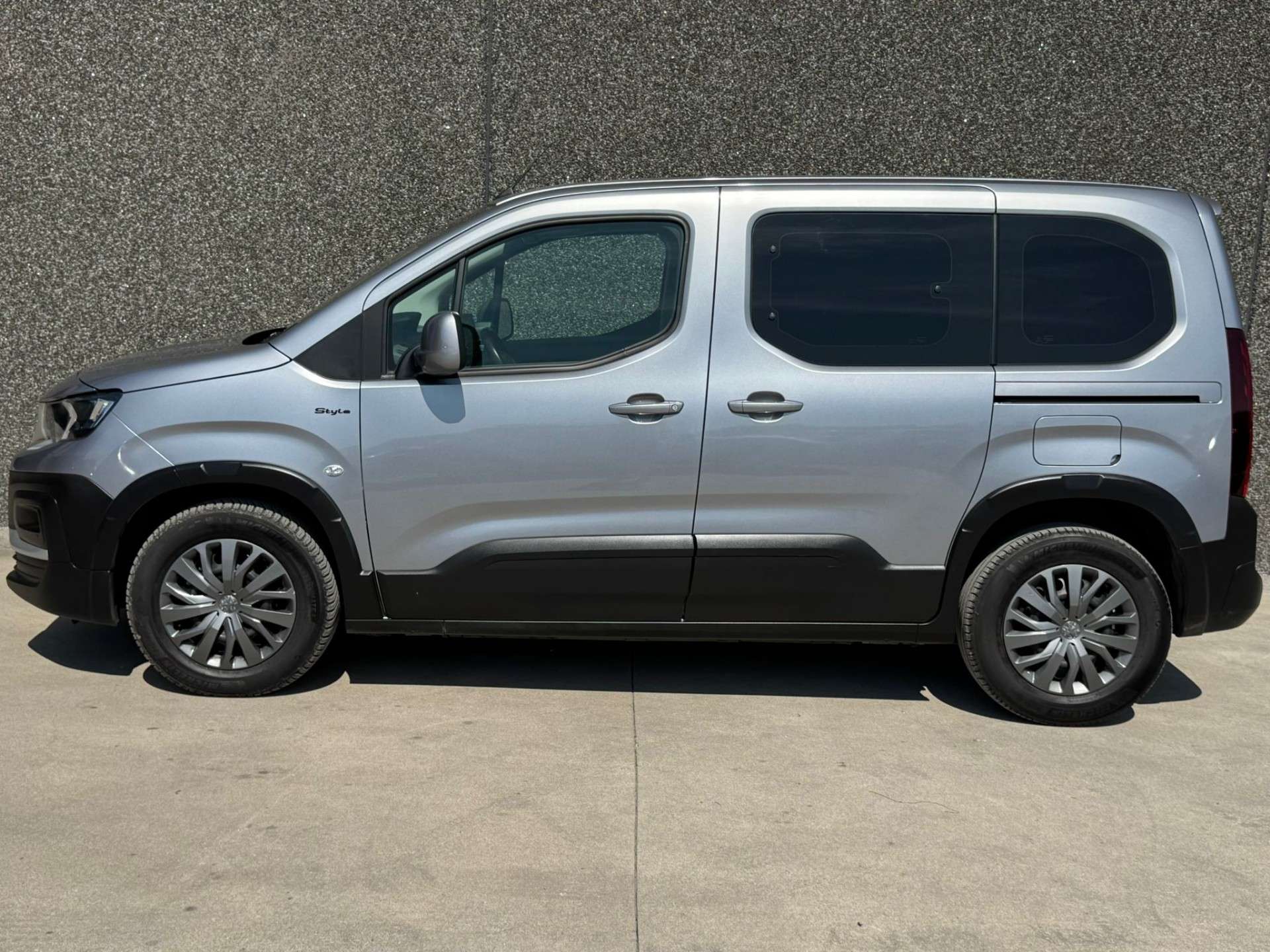 Peugeot Rifter 1.5 BlueHDi Style//CARPLAY/GPS/CAMERA/GARANTIE