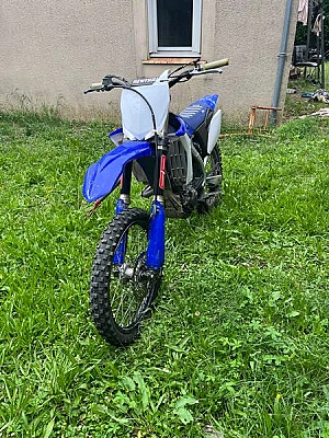 YAMAHA YZF