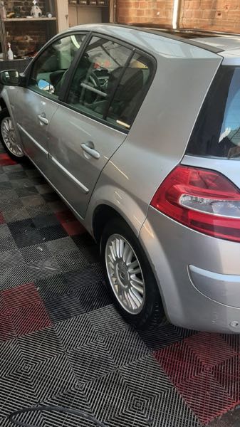 Renault Megane II (2) 1.9 DCI 130 FAP PACK EXPRESSION BVA PROACTIVE 5P