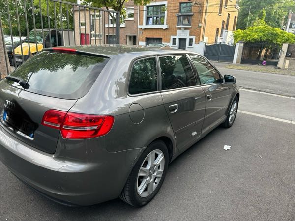 Audi A3 III BERLINE 1.6 TDI DPF 105 AMBITION