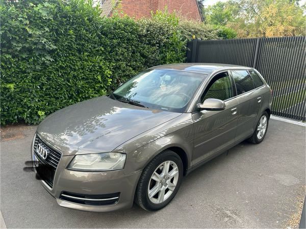 Audi A3 III BERLINE 1.6 TDI DPF 105 AMBITION