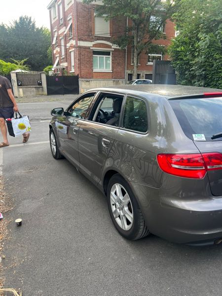 Audi A3 III BERLINE 1.6 TDI DPF 105 AMBITION