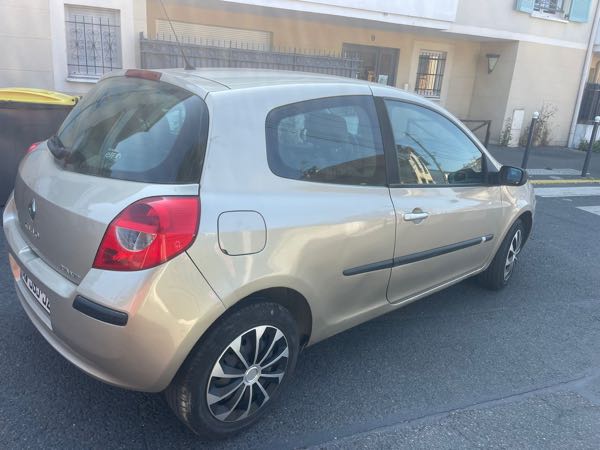 Renault Clio II 1.6 RTE BVA 3P