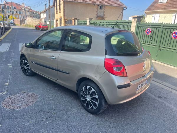 Renault Clio II 1.6 RTE BVA 3P