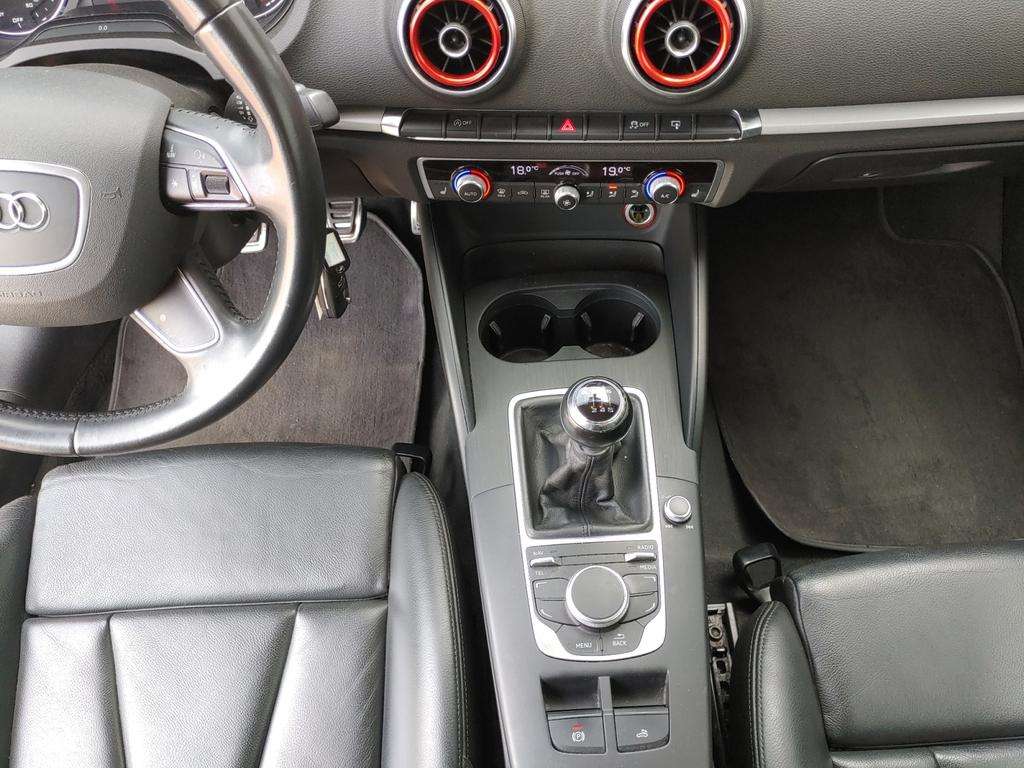 Audi A3 Cabriolet Audi A3 Cabriolet Attraction 1.4 TFSI  92(125) kW(ch) 6 vitesses