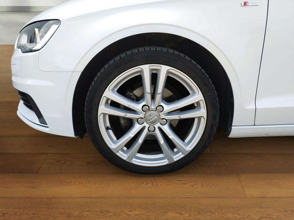 Audi A3 Cabriolet Audi A3 Cabriolet Attraction 1.4 TFSI  92(125) kW(ch) 6 vitesses