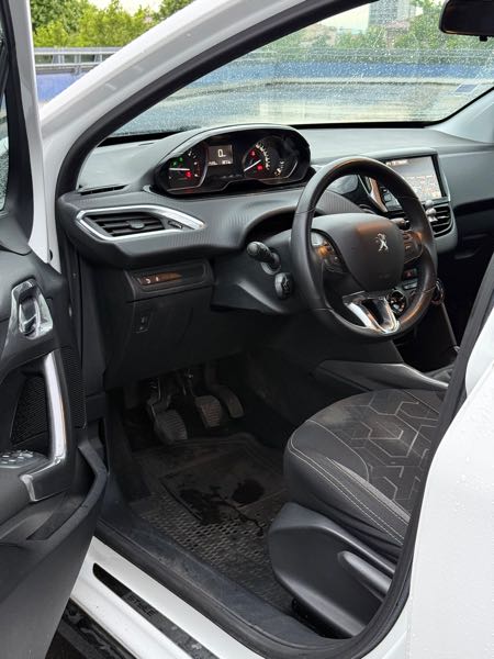 Peugeot 2008 (2) 1.6 BLUEHDI 100 STYLE