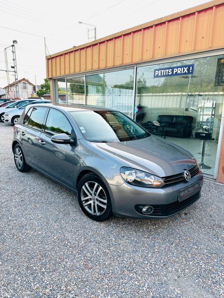 Volkswagen Golf VII 1.6 TDI 105 BLUEMOTION TECHNOLOGY CONFORTLINE 3P