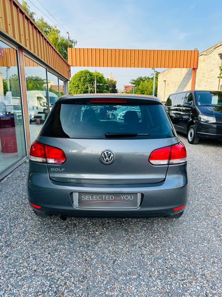 Volkswagen Golf VII 1.6 TDI 105 BLUEMOTION TECHNOLOGY CONFORTLINE 3P