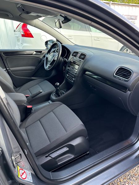 Volkswagen Golf VII 1.6 TDI 105 BLUEMOTION TECHNOLOGY CONFORTLINE 3P