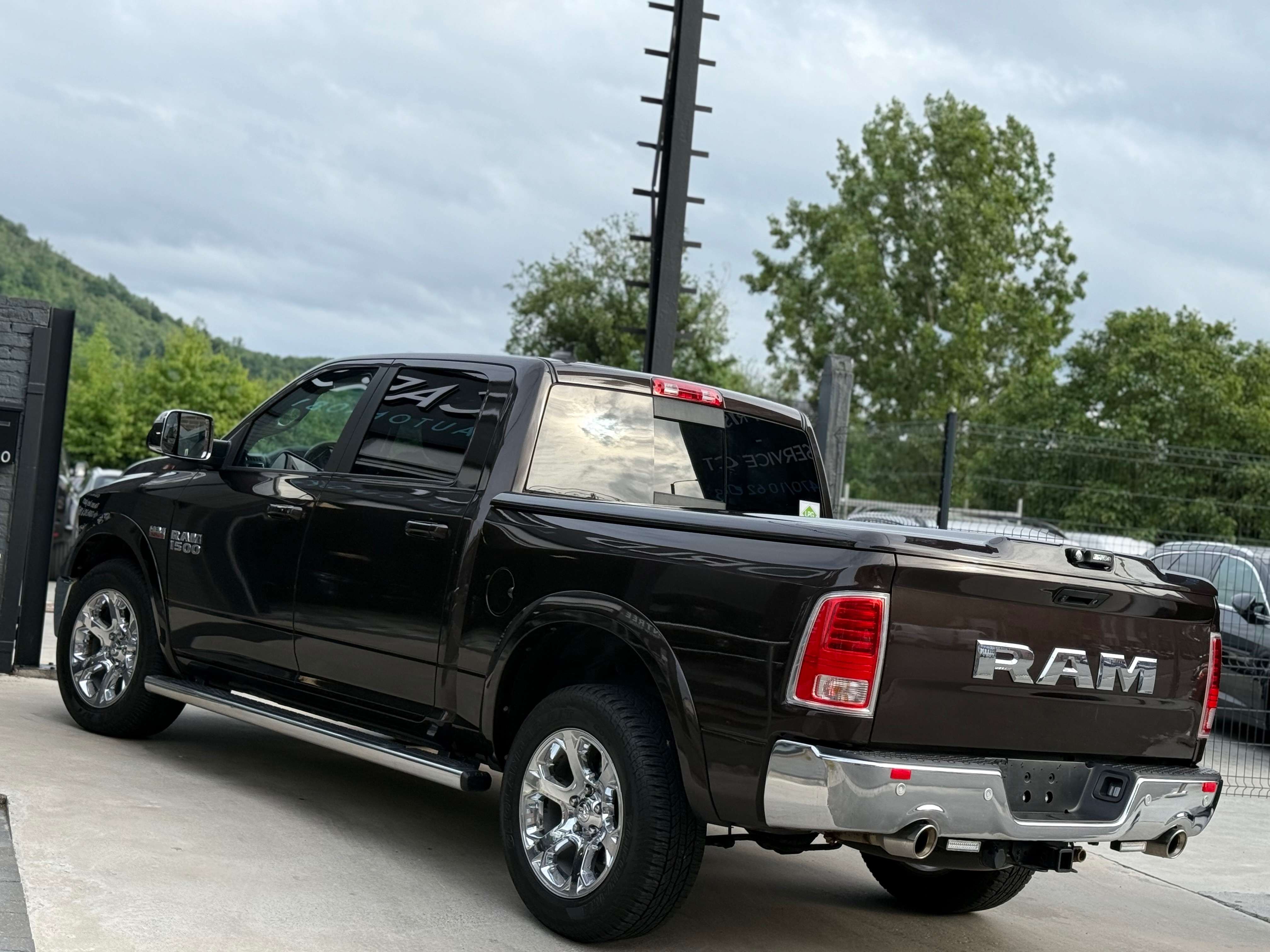 Dodge RAM 5.7 LPG LARAMIE /NAVI /CAMERA /FULL OPTIONS