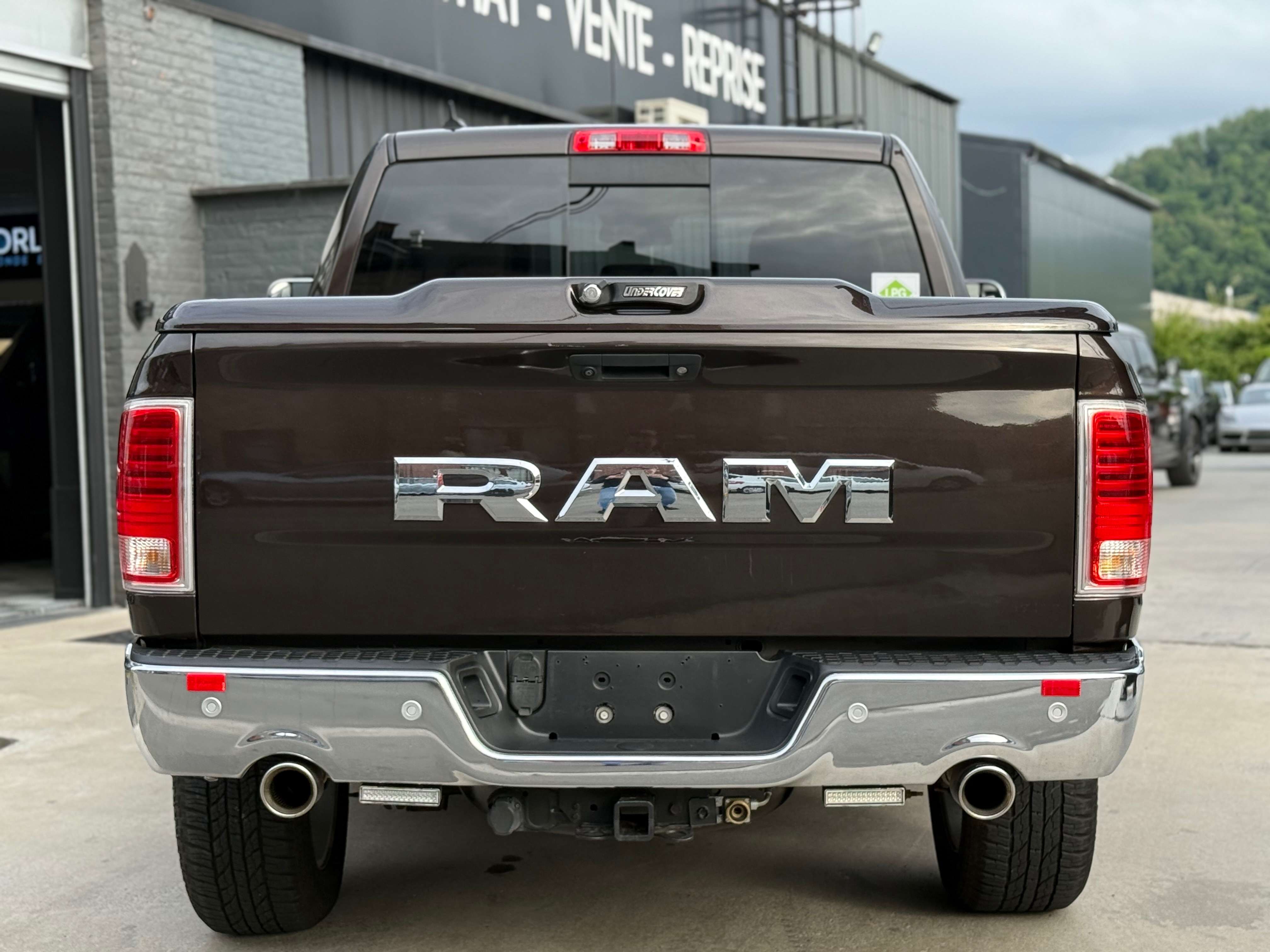 Dodge RAM 5.7 LPG LARAMIE /NAVI /CAMERA /FULL OPTIONS
