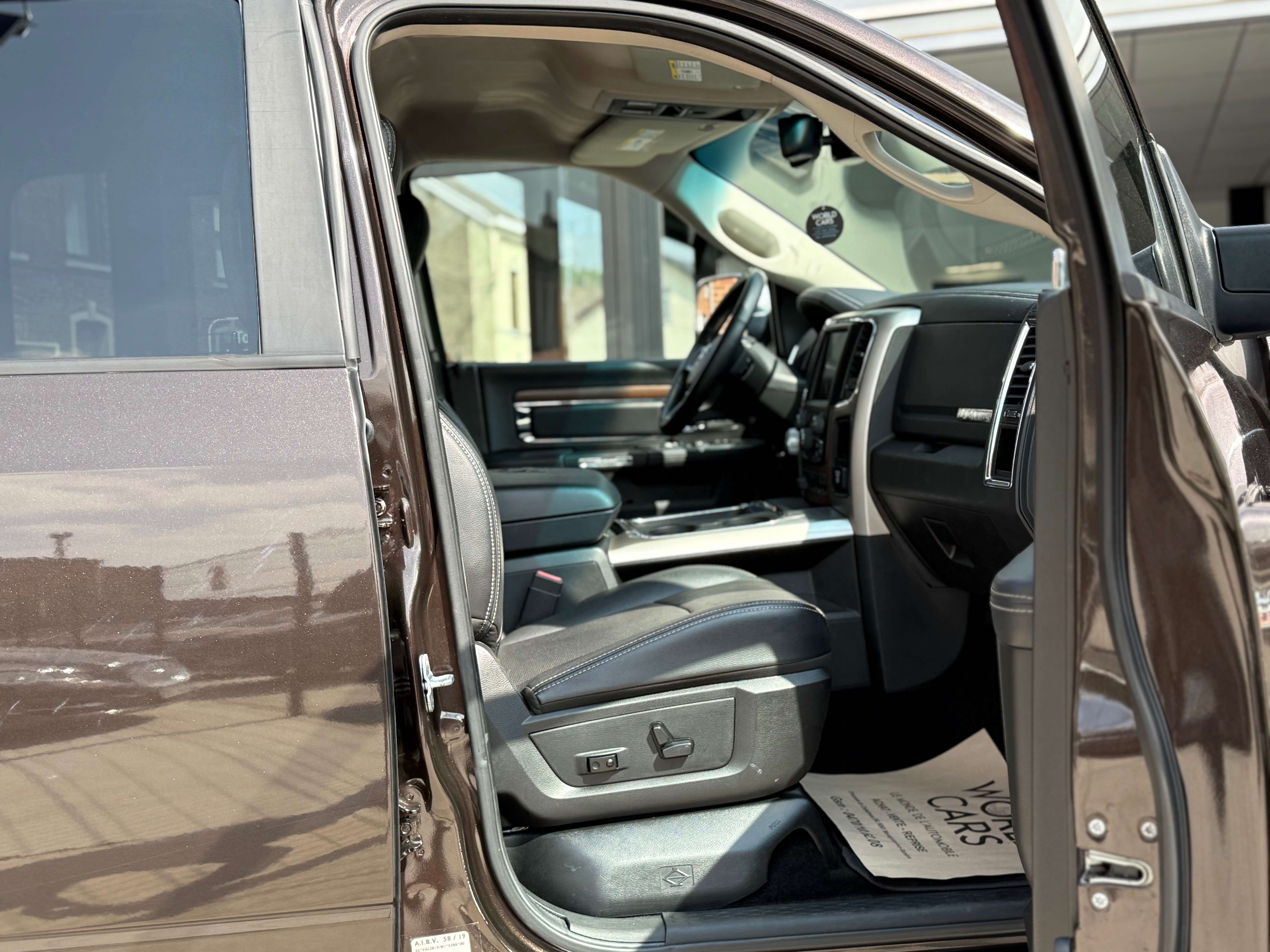 Dodge RAM 5.7 LPG LARAMIE /NAVI /CAMERA /FULL OPTIONS