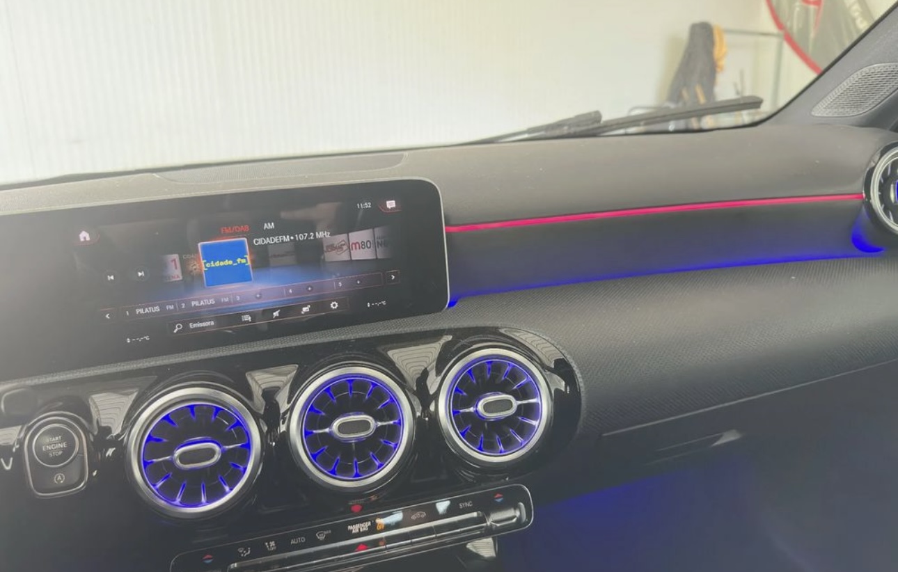 Mercedes-Benz Classe A IV BERLINE 250 AMG LINE 4MATIC 7G-DCT