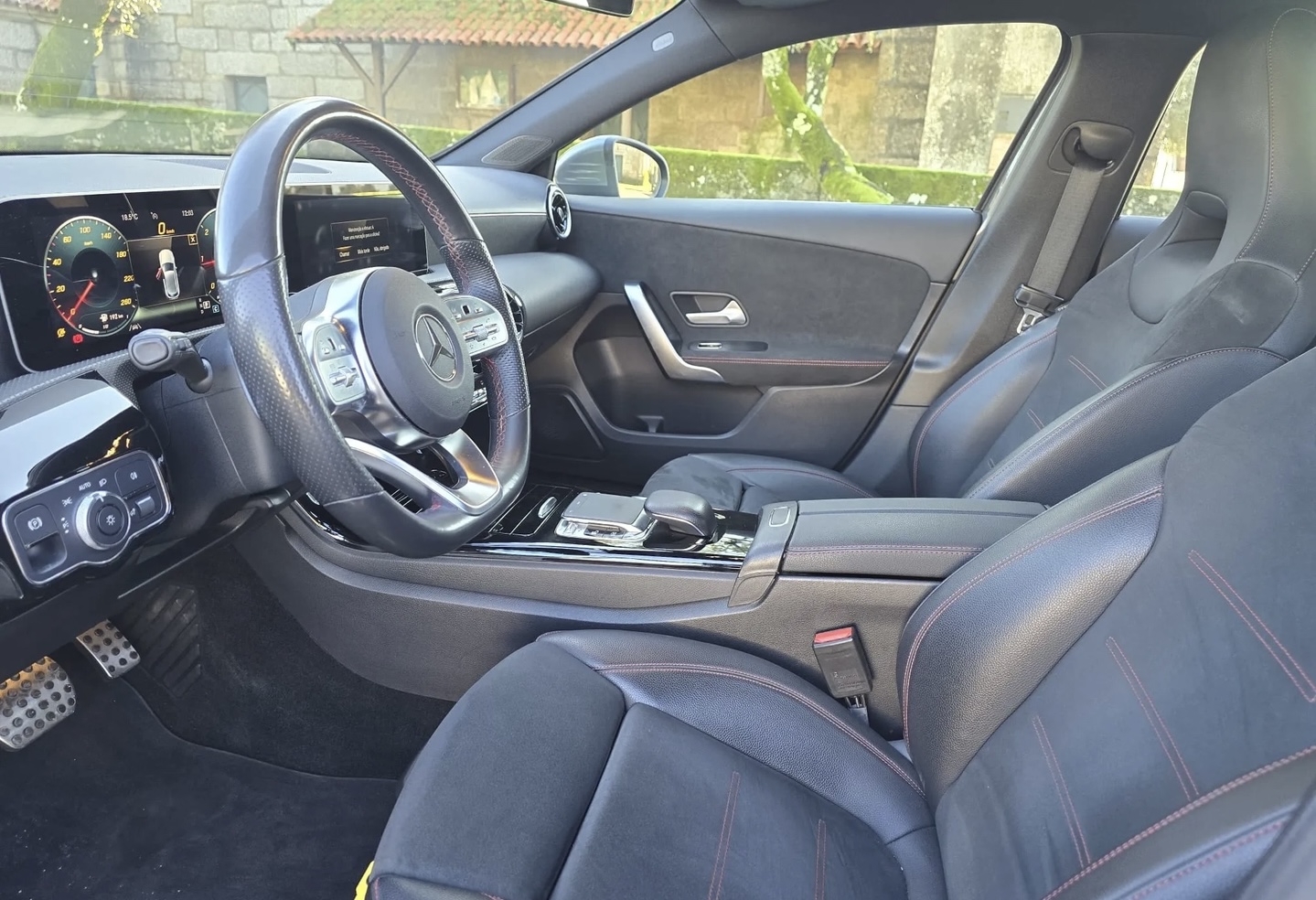 Mercedes-Benz Classe A IV BERLINE 250 AMG LINE 4MATIC 7G-DCT