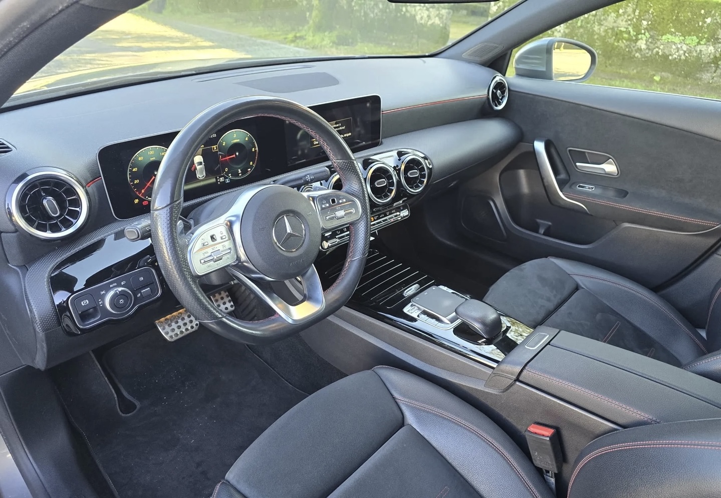 Mercedes-Benz Classe A IV BERLINE 250 AMG LINE 4MATIC 7G-DCT