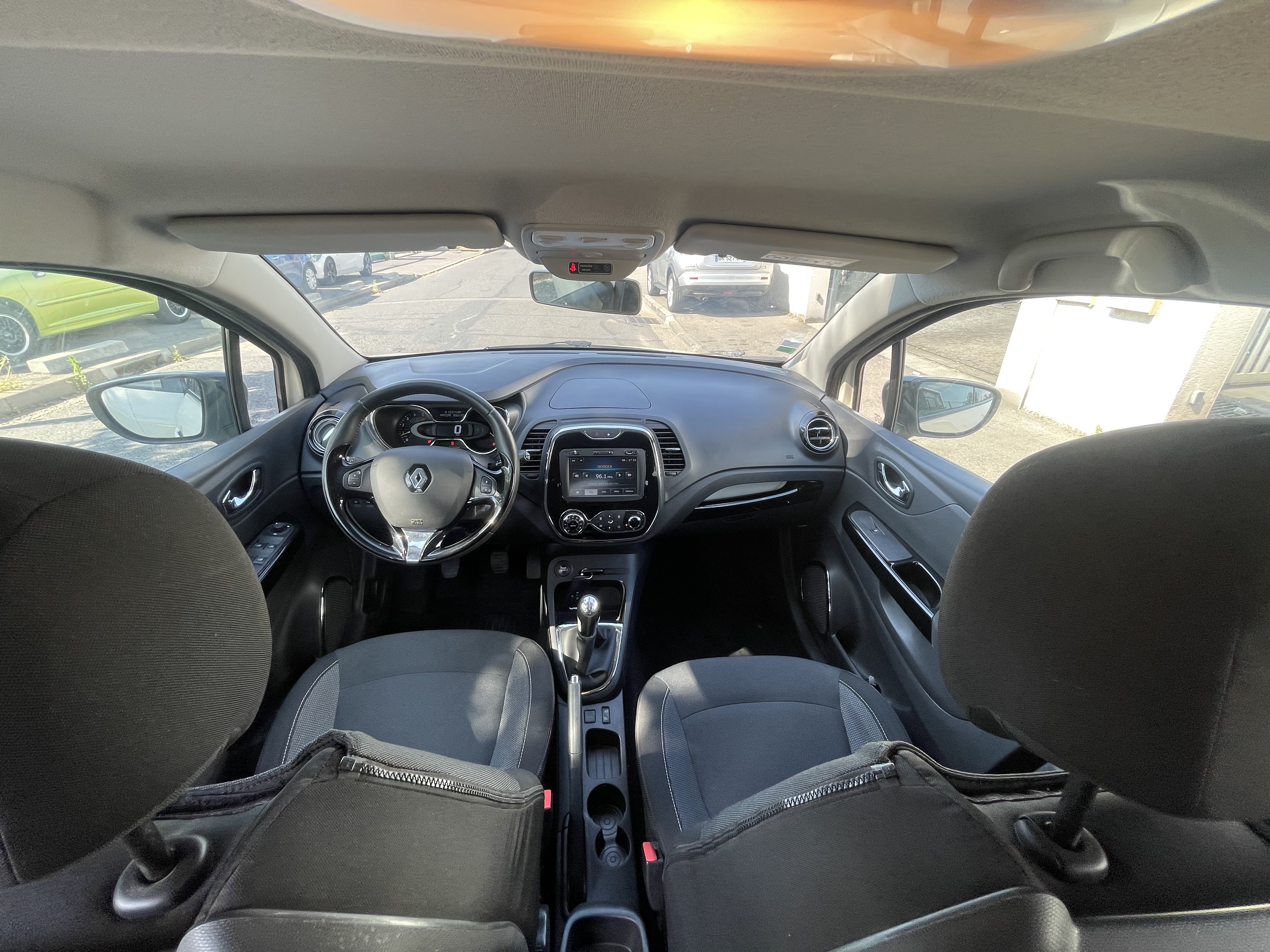 Renault Captur (2) 1.5 DCI 90 INTENS