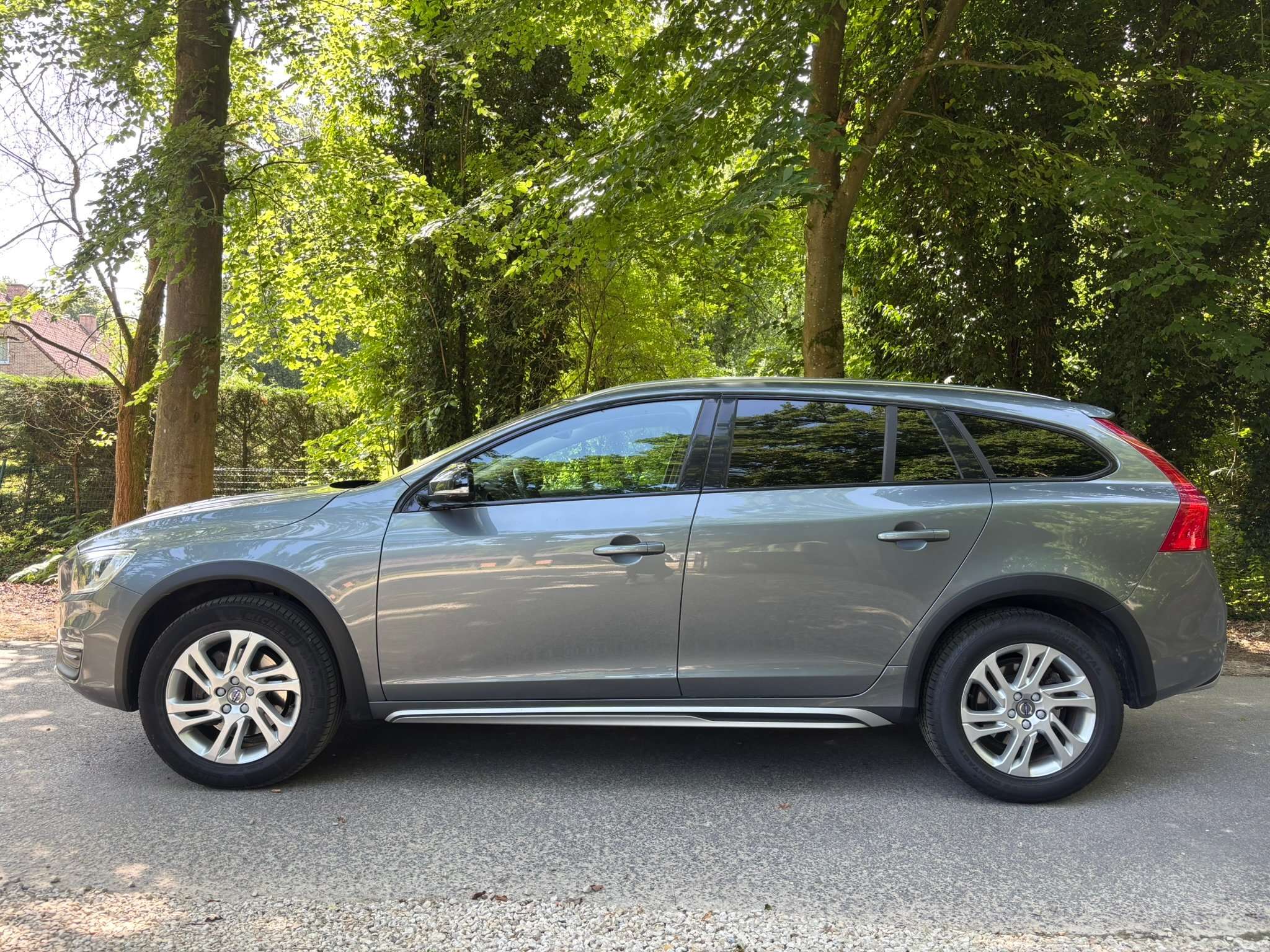 Volvo V60 Cross Country 2.0d 150cv BVM/ATTELAGE/GPS/A.C AUTO/CAPTEURS AR/