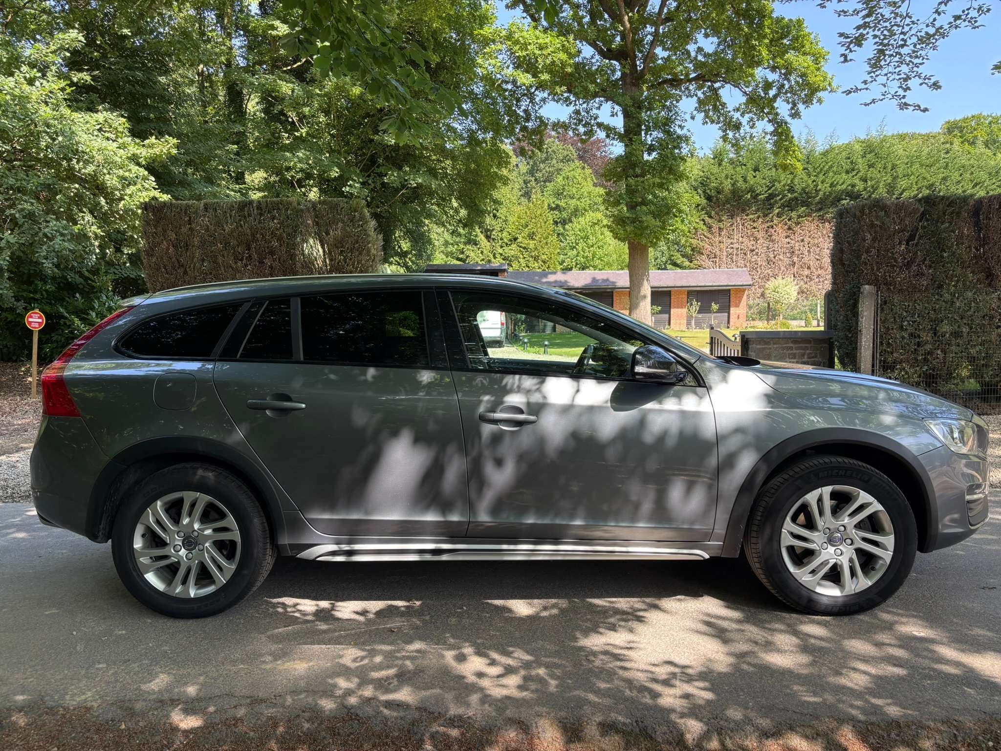 Volvo V60 Cross Country 2.0d 150cv BVM/ATTELAGE/GPS/A.C AUTO/CAPTEURS AR/