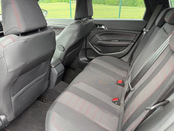 Peugeot 308 II (2) SW 1.5 BLUEHDI 130 S&amp;S GT EAT8