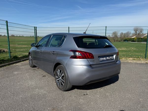 Peugeot 308 II (2) 1.5 BLUEHDI 130 ALLURE