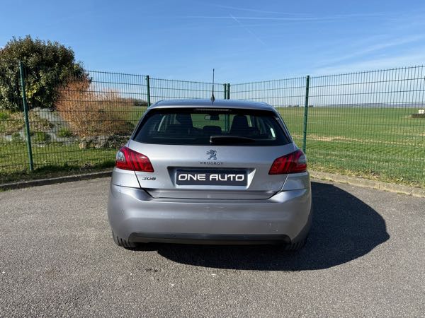 Peugeot 308 II (2) 1.5 BLUEHDI 130 ALLURE