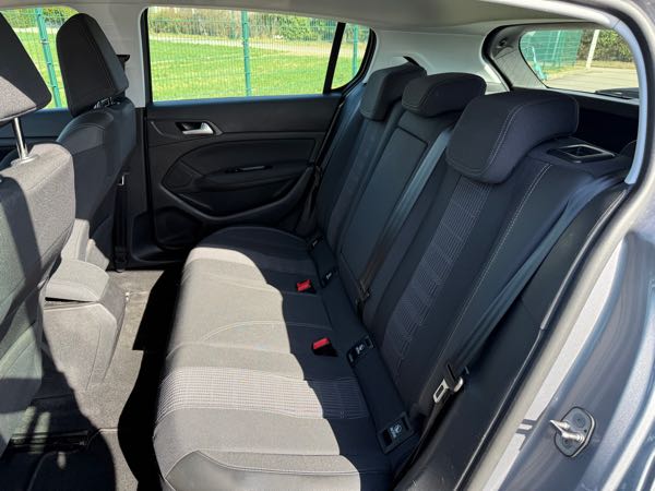 Peugeot 308 II (2) 1.5 BLUEHDI 130 ALLURE