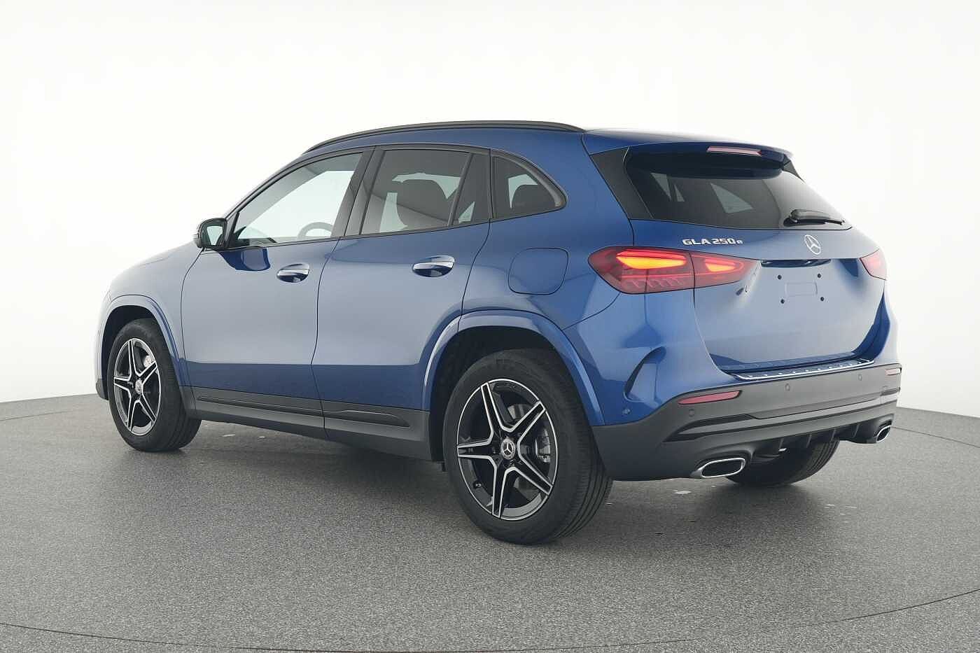 Mercedes-Benz GLA 250  e AMG Line