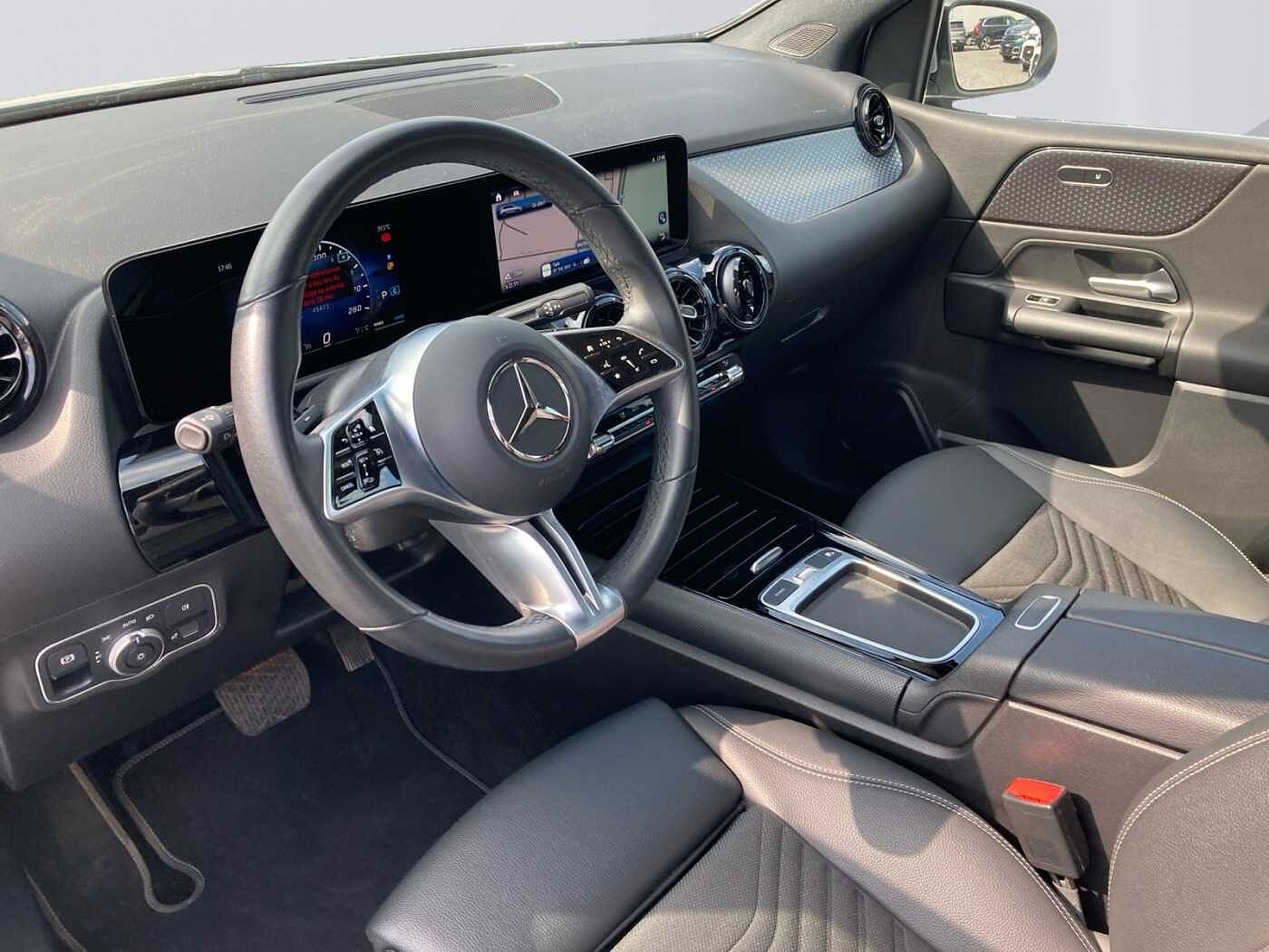 Mercedes-Benz B 180  ...