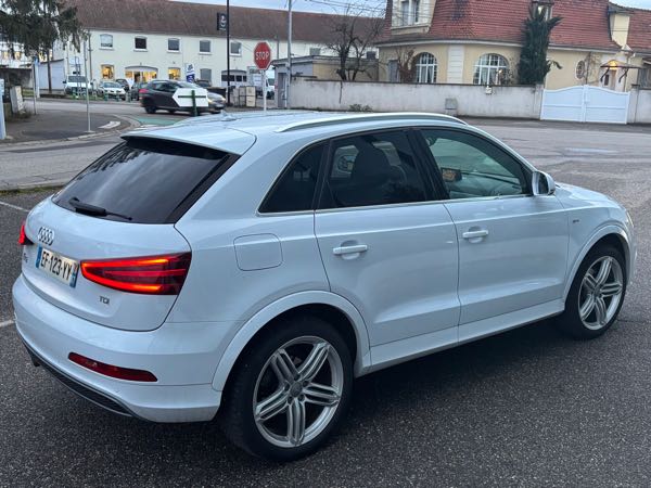 Audi Q3 2.0 TDI 140 S LINE