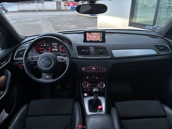 Audi Q3 2.0 TDI 140 S LINE