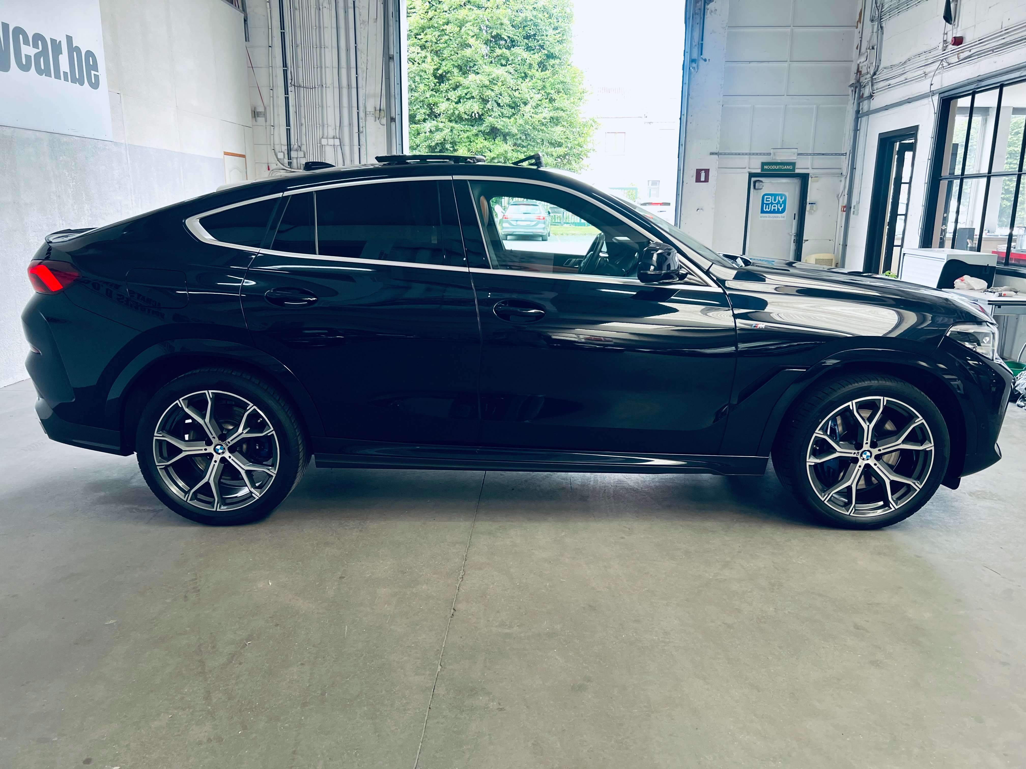 BMW X6 3.0AS xDrive40+M-PACK+(47850€+TVA)+PANO+CARNET