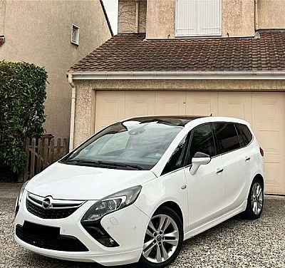 Opel Zafira Tourer III 2.0 CDTI 130 FAP COSMO PACK