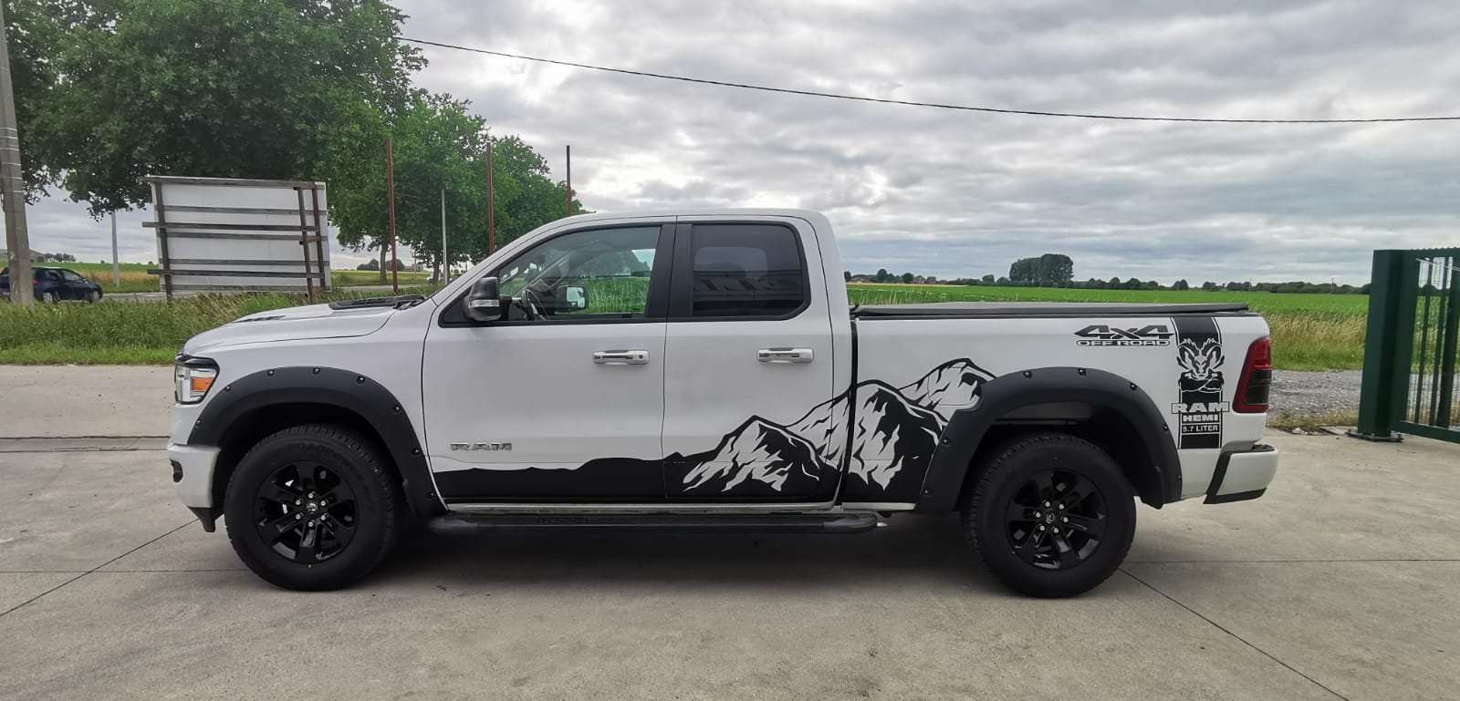 Dodge RAM 1500 HEMI 5.7L LPG - Ganarntie