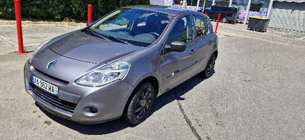 Renault Clio III 1.2 16S 75 PACK AUTHENTIQUE 5P