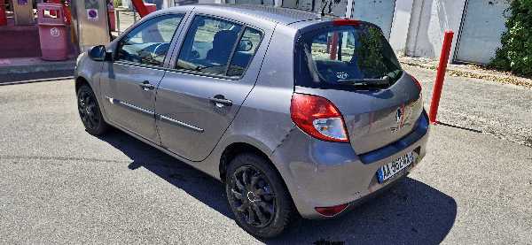 Renault Clio III 1.2 16S 75 PACK AUTHENTIQUE 5P