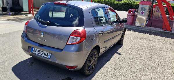 Renault Clio III 1.2 16S 75 PACK AUTHENTIQUE 5P