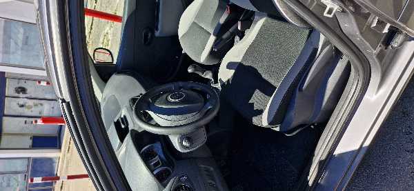 Renault Clio III 1.2 16S 75 PACK AUTHENTIQUE 5P