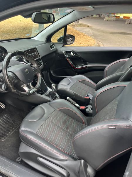 Peugeot 208 (2) 1.2 PURETECH 110 S&amp;S GT LINE 3P