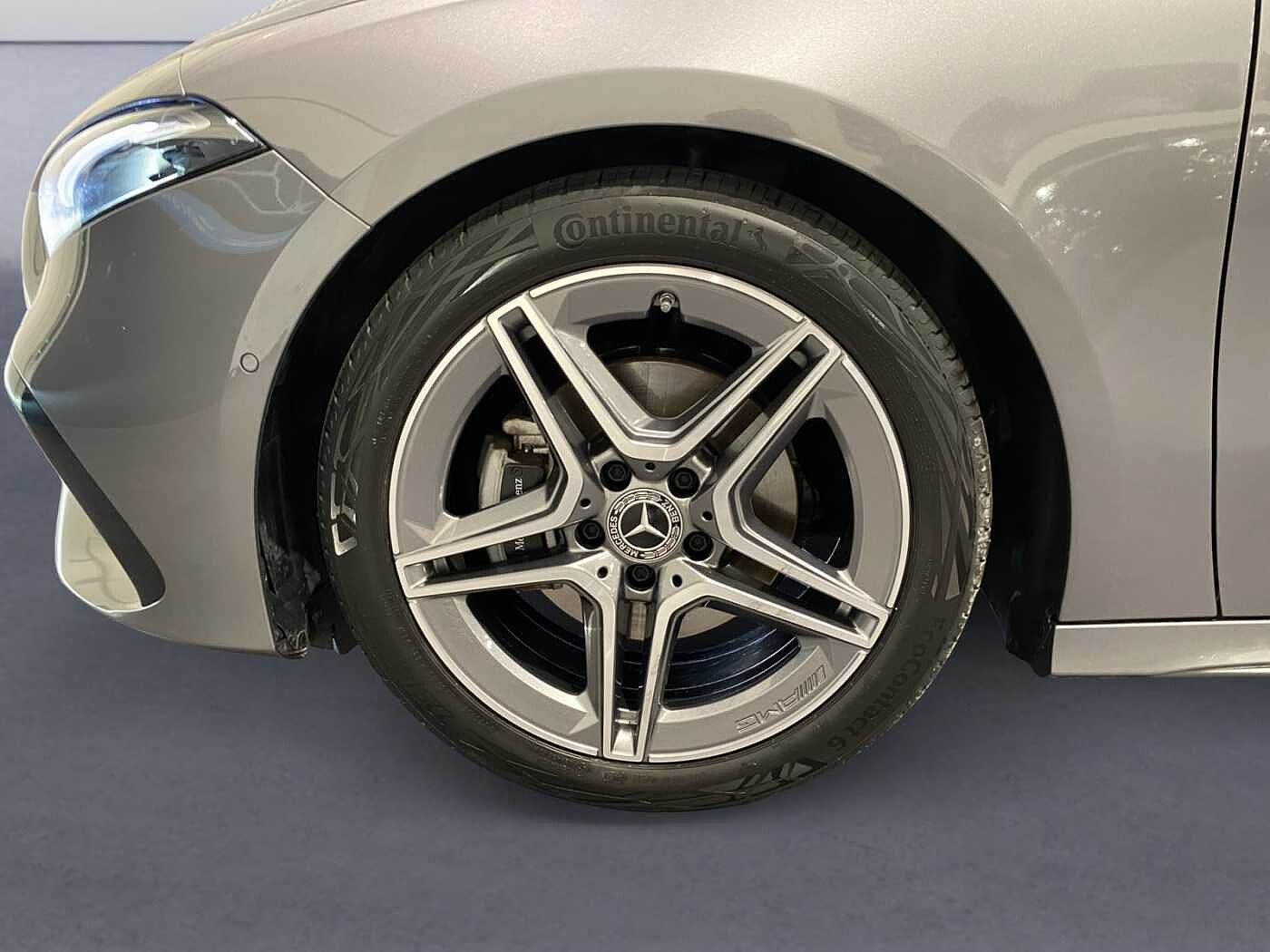 Mercedes-Benz A 180  AMG Line