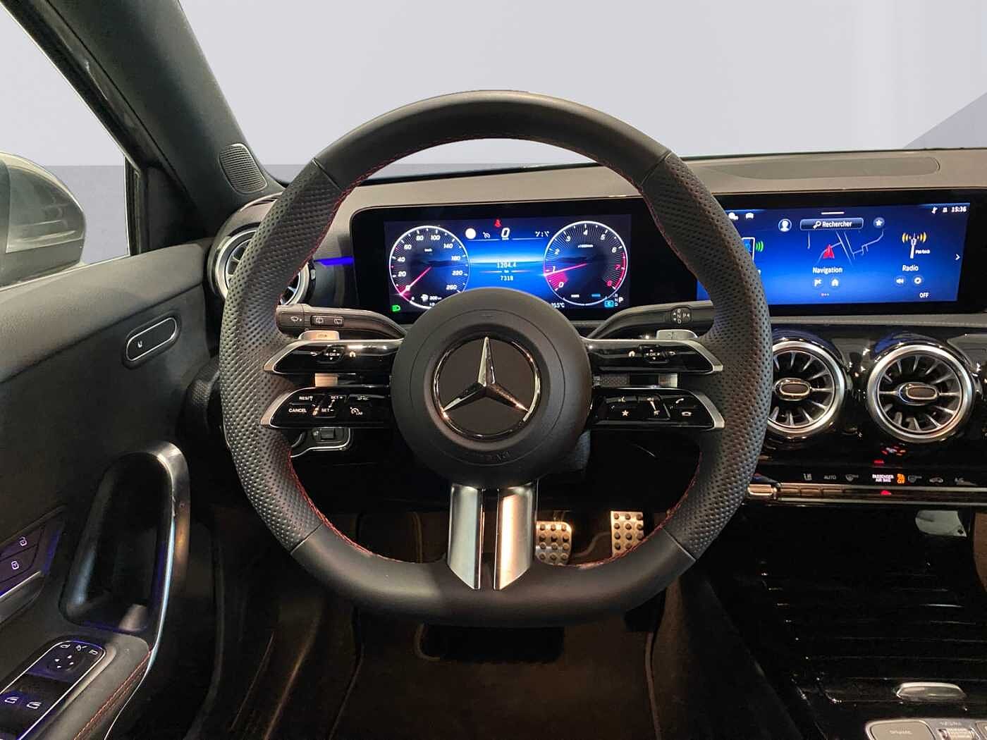 Mercedes-Benz A 180  AMG Line