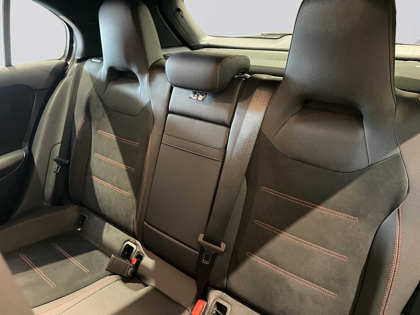 Mercedes-Benz A 180  AMG Line