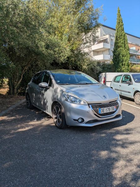 Peugeot 208 1.6 E-HDI FAP 92 4CV FELINE 5P