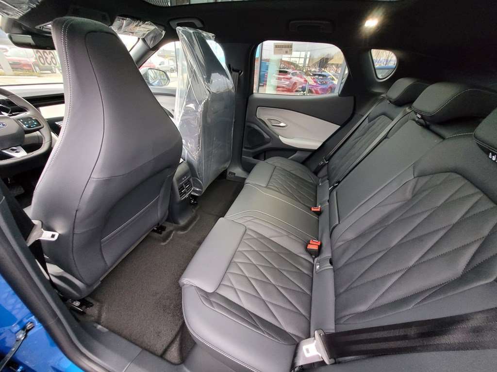 Ford Capri Premium - 77 kWh - 286cv - 595 km d'autonomie -de